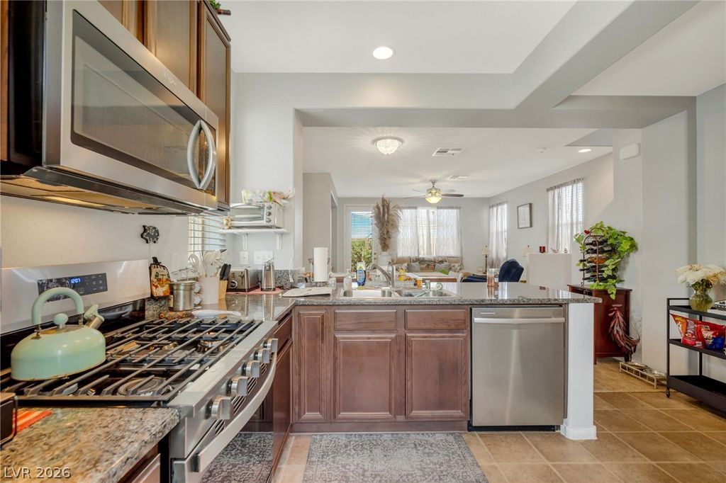 8386 Creek Canyon Avenue, Las Vegas, NV 89113 — photo 4