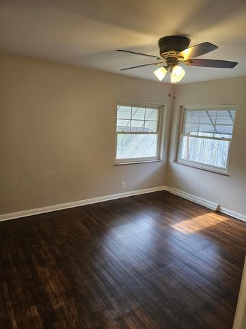 4021 Van Sant St., Huntington, WV 25704