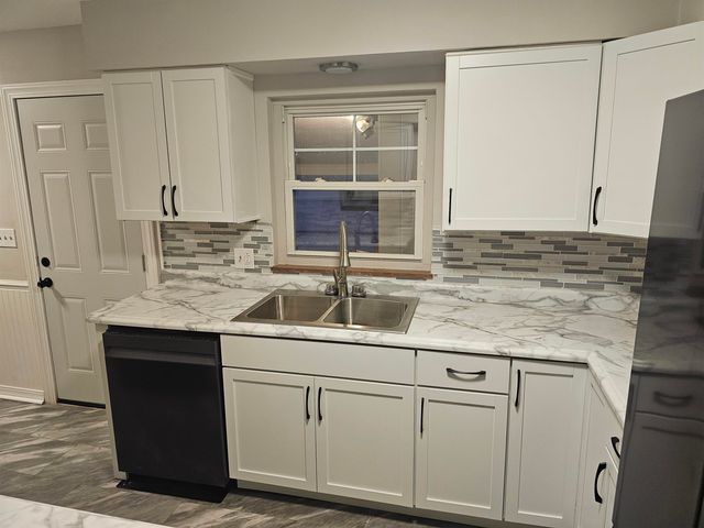 4021 Van Sant St., Huntington, WV 25704