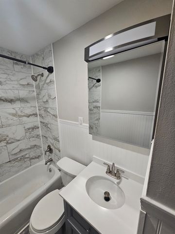 4021 Van Sant St., Huntington, WV 25704