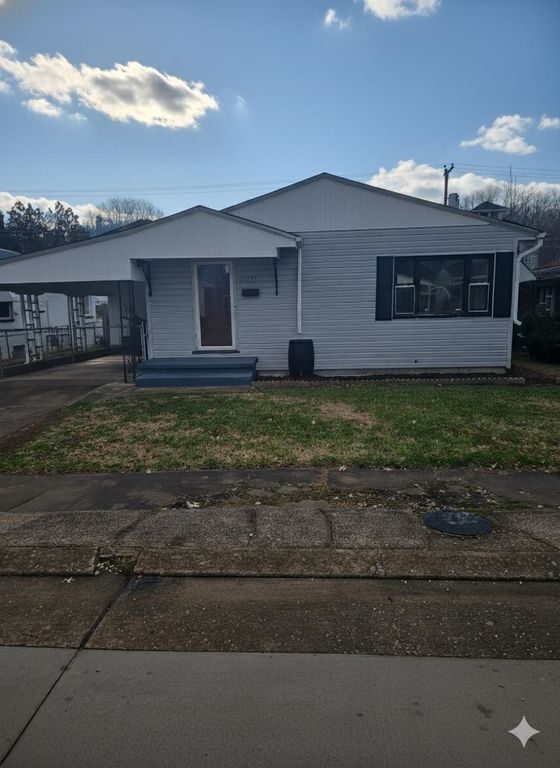 4021 Van Sant St., Huntington, WV 25704
