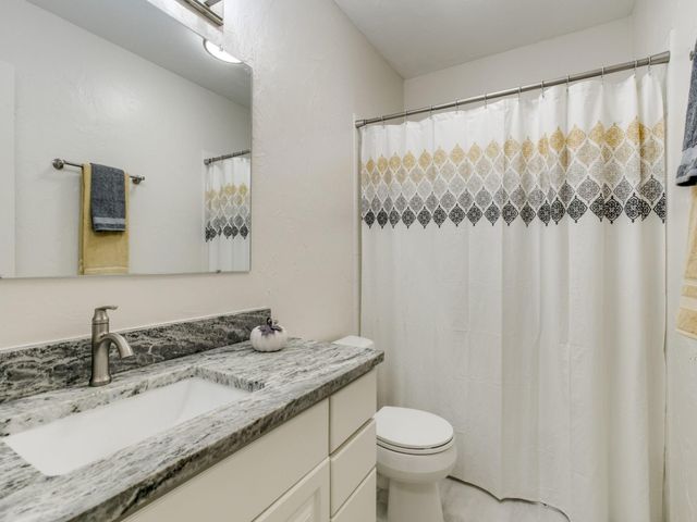 1995 Shorewood Drive, Grapevine, TX 76051