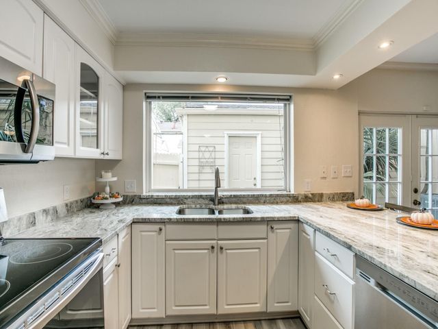 1995 Shorewood Drive, Grapevine, TX 76051