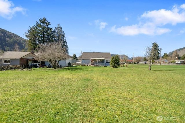 325 3rd Street, Morton, WA 98356