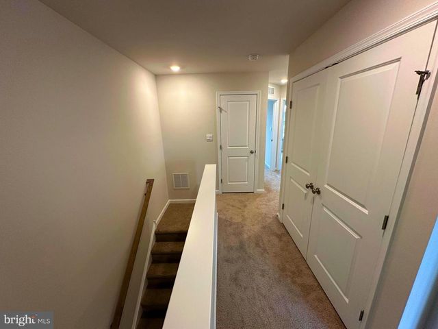 172 BELL CT, Sellersville, PA 18960