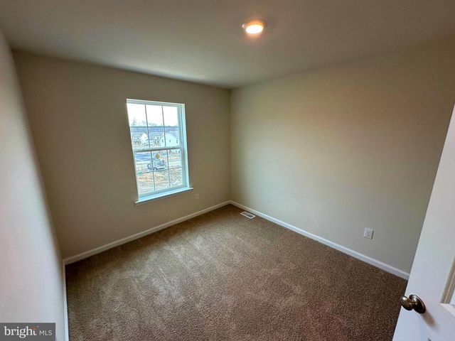 172 BELL CT, Sellersville, PA 18960