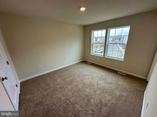 172 BELL CT, Sellersville, PA 18960