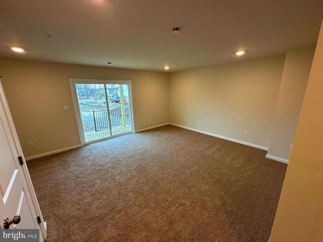 172 BELL CT, Sellersville, PA 18960