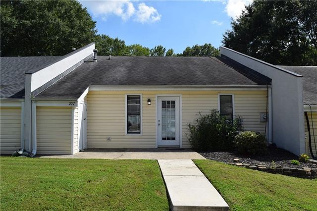 227 Goshen Lane, Woodstock, GA 30188