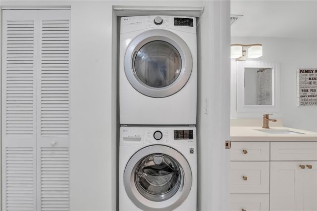 3920 Inverrary Boulevard 104-C, Lauderhill, FL 33319