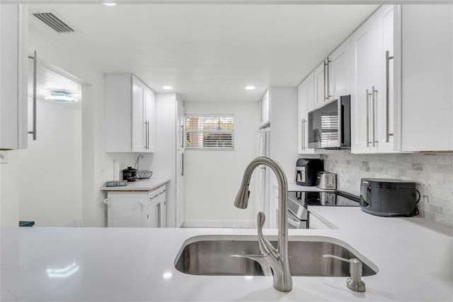 3920 Inverrary Boulevard 104-C, Lauderhill, FL 33319