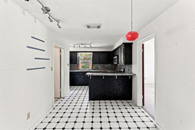 2027 Shadow Rock Drive, Houston, TX 77339