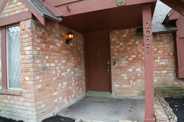 2027 Shadow Rock Drive, Houston, TX 77339