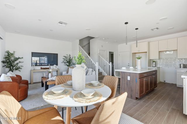 8137 E Brown Road 101, Mesa, AZ 85207