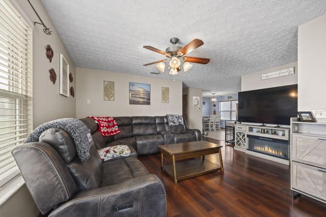 3926 Genteel Drive, Grove City, OH 43123