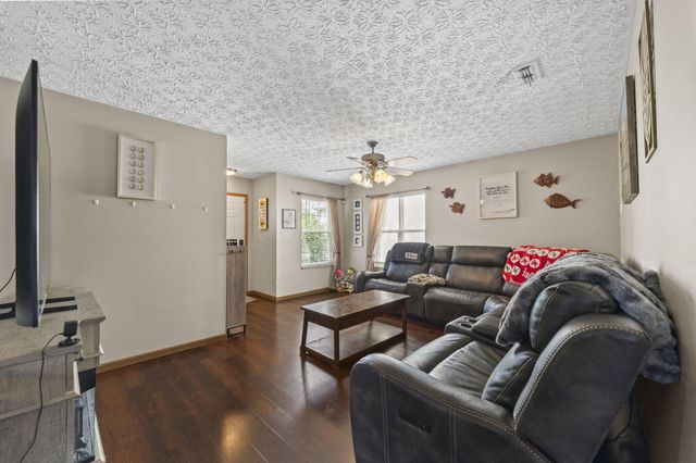 3926 Genteel Drive, Grove City, OH 43123