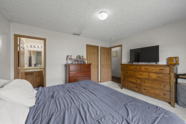 3926 Genteel Drive, Grove City, OH 43123