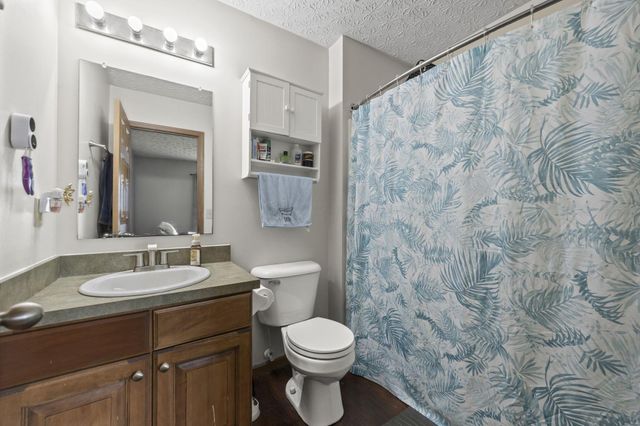 3926 Genteel Drive, Grove City, OH 43123