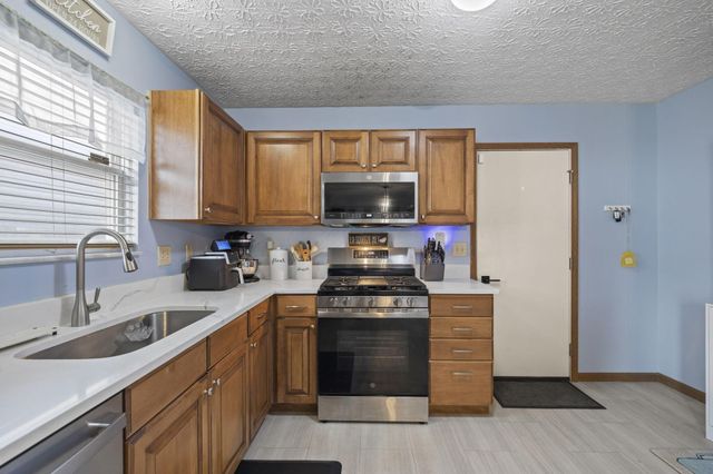 3926 Genteel Drive, Grove City, OH 43123
