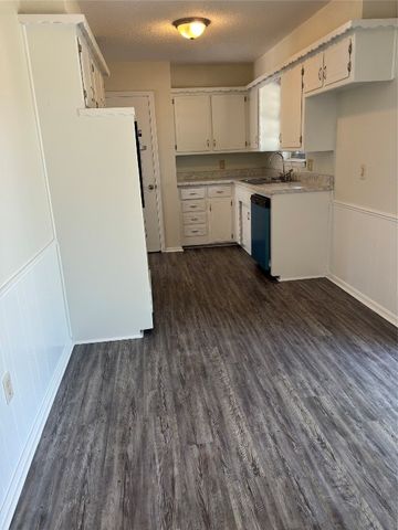753 SW 3rd Street, Moore, OK 73160