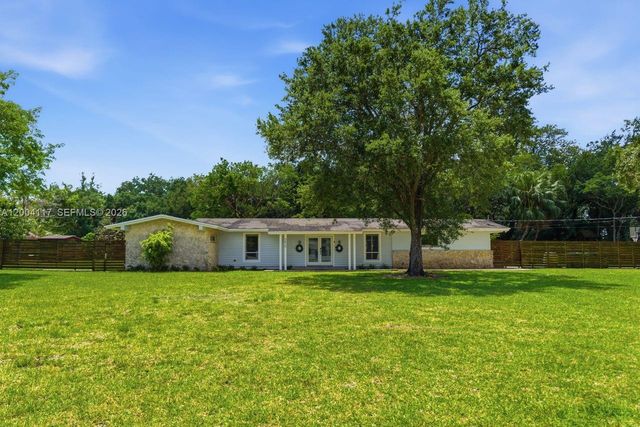 9870 SW 96th St, Miami, FL 33176