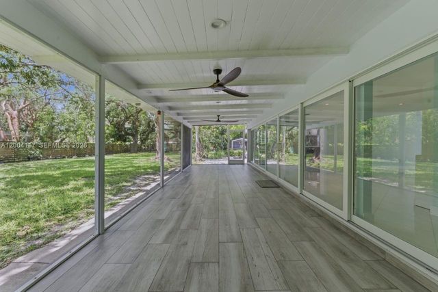 9870 SW 96th St, Miami, FL 33176