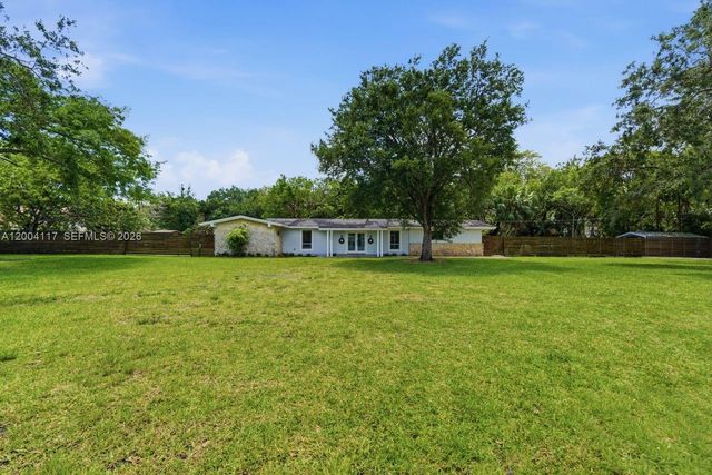 9870 SW 96th St, Miami, FL 33176