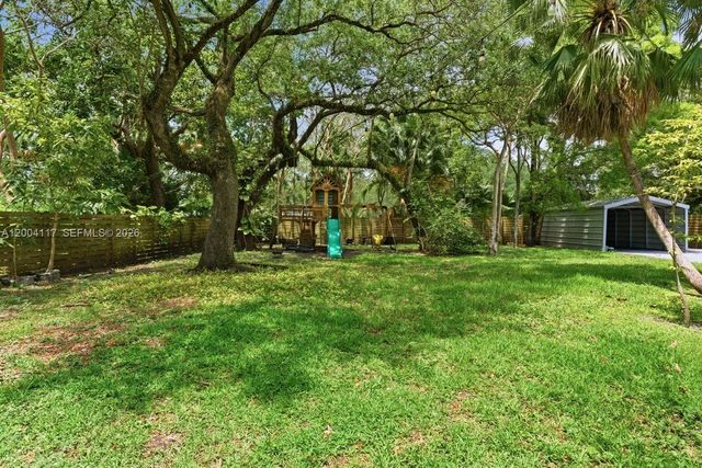 9870 SW 96th St, Miami, FL 33176