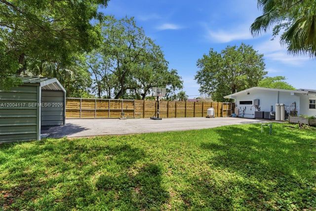 9870 SW 96th St, Miami, FL 33176