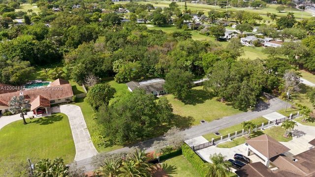 9870 SW 96th St, Miami, FL 33176