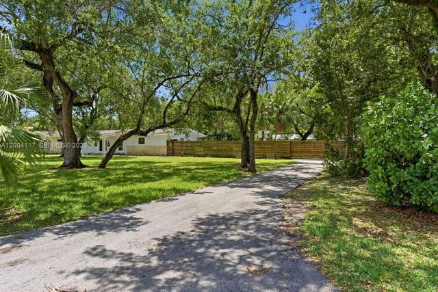 9870 SW 96th St, Miami, FL 33176