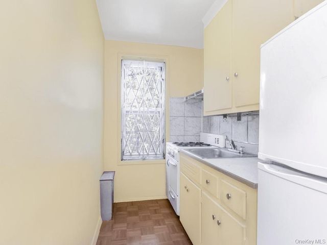 525 West 236th Street 6G, Bronx, NY 10463