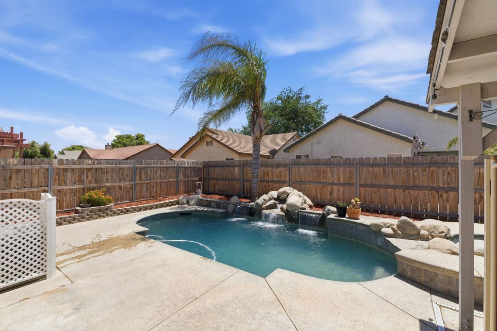 Image 25 of property listing at 1757 Homestead Way, Lemoore, CA 93245
