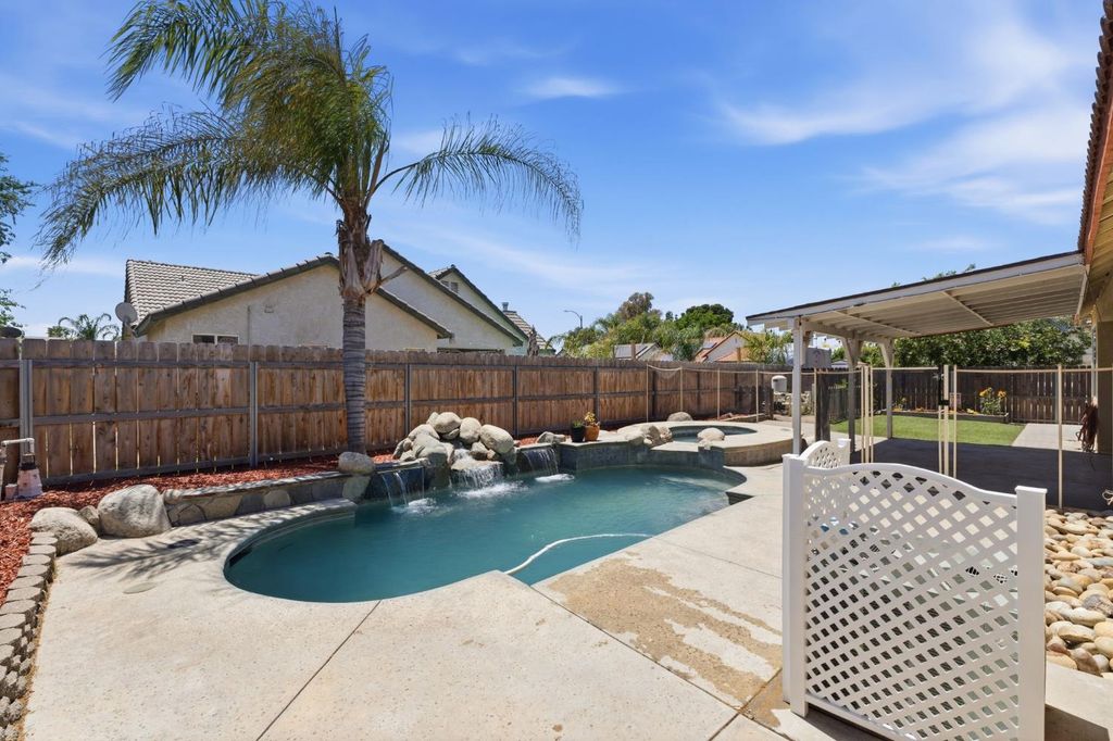 Image 26 of property listing at 1757 Homestead Way, Lemoore, CA 93245