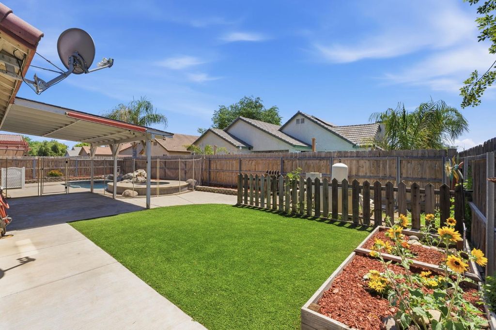Image 30 of property listing at 1757 Homestead Way, Lemoore, CA 93245