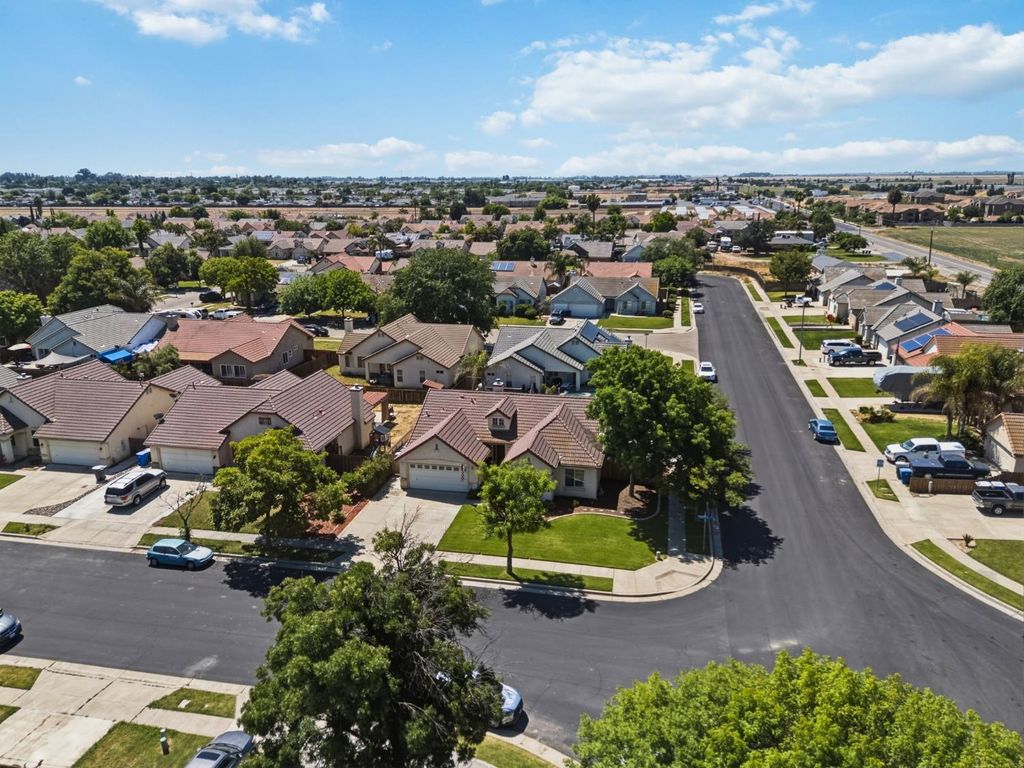 Image 35 of property listing at 1757 Homestead Way, Lemoore, CA 93245