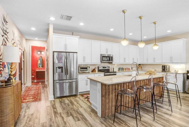 1210 25TH STREET N, St Petersburg, FL 33713