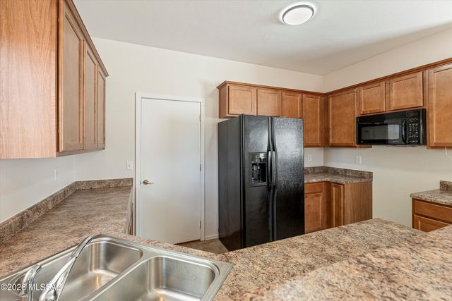 8277 W Zlacket Drive, Tucson, AZ 85757