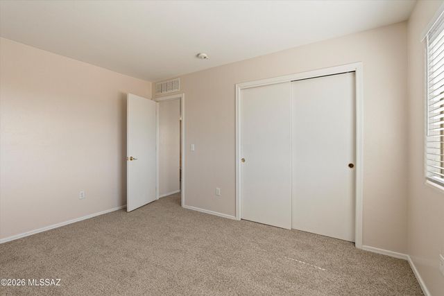 8277 W Zlacket Drive, Tucson, AZ 85757