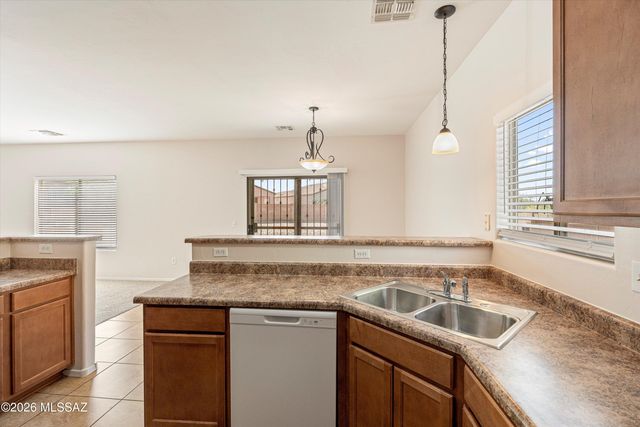 8277 W Zlacket Drive, Tucson, AZ 85757