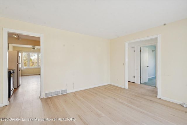 868 Southfield Drive, Williamston, MI 48895