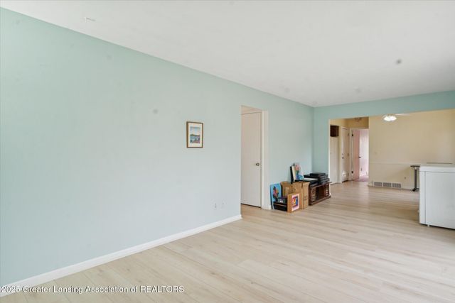 868 Southfield Drive, Williamston, MI 48895