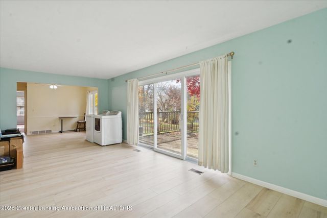 868 Southfield Drive, Williamston, MI 48895