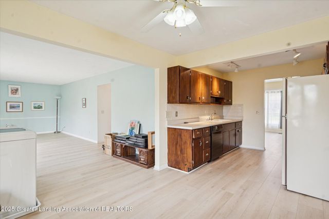 868 Southfield Drive, Williamston, MI 48895