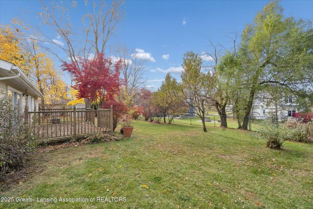 868 Southfield Drive, Williamston, MI 48895