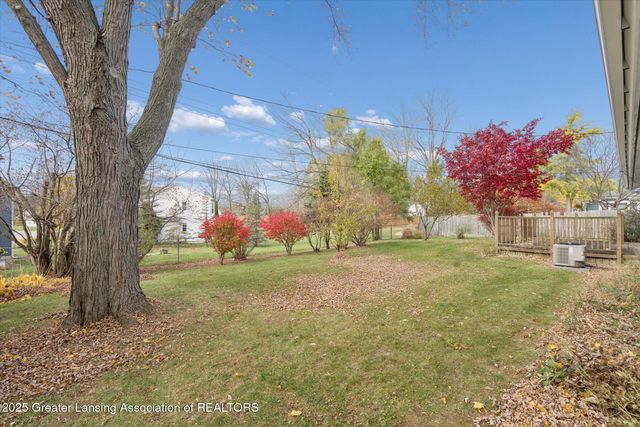 868 Southfield Drive, Williamston, MI 48895