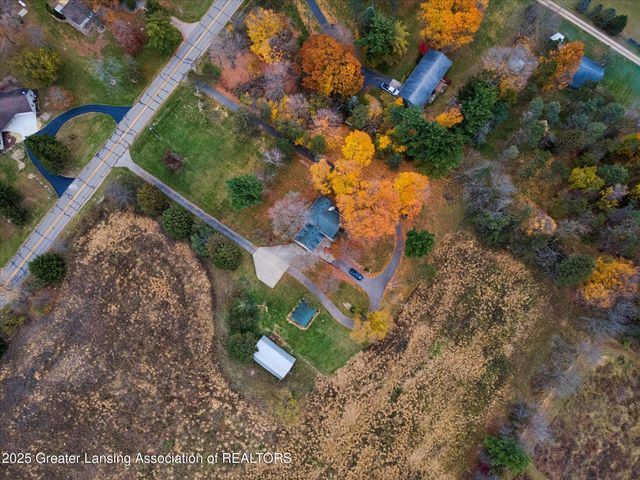 868 Southfield Drive, Williamston, MI 48895