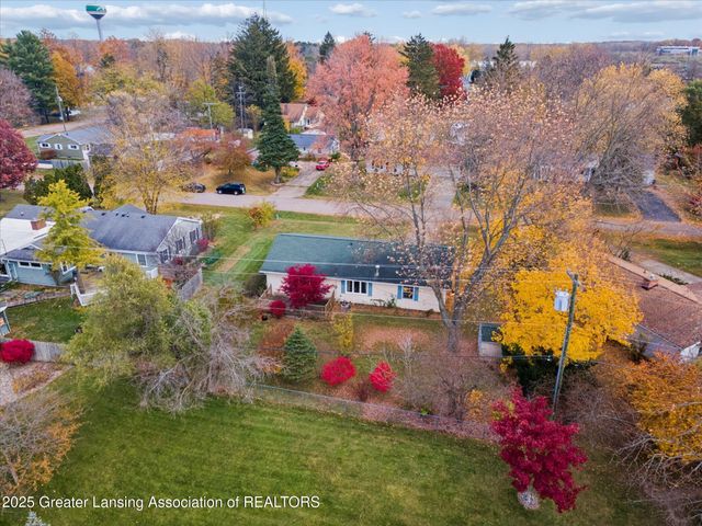 868 Southfield Drive, Williamston, MI 48895