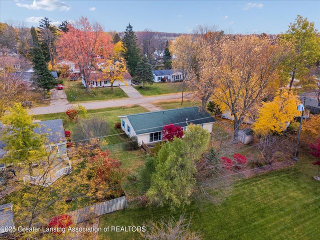 868 Southfield Drive, Williamston, MI 48895