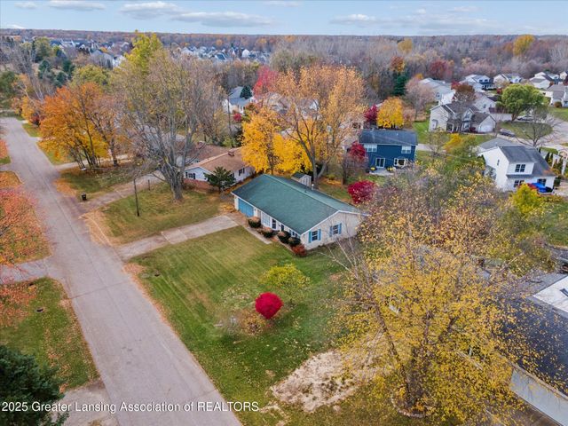 868 Southfield Drive, Williamston, MI 48895